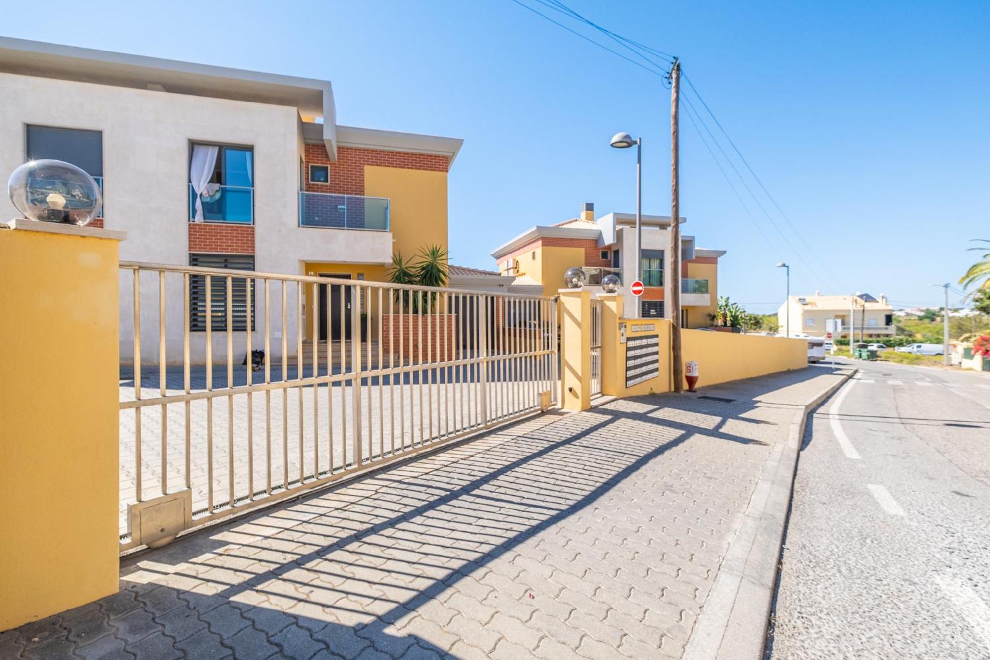 Cozy Villa With Pool And Barbecue Αλμπουφέιρα Εξωτερικό φωτογραφία