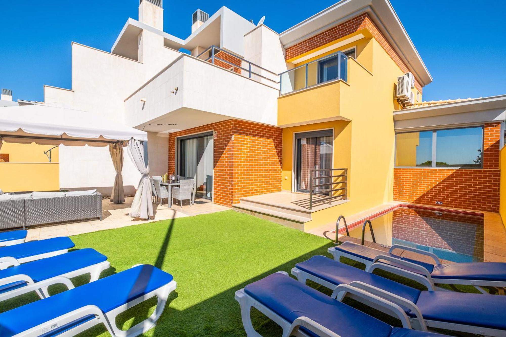 Cozy Villa With Pool And Barbecue Αλμπουφέιρα Εξωτερικό φωτογραφία